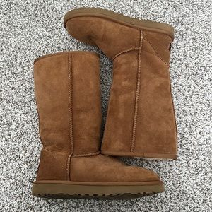 Tall tan Ugg boots